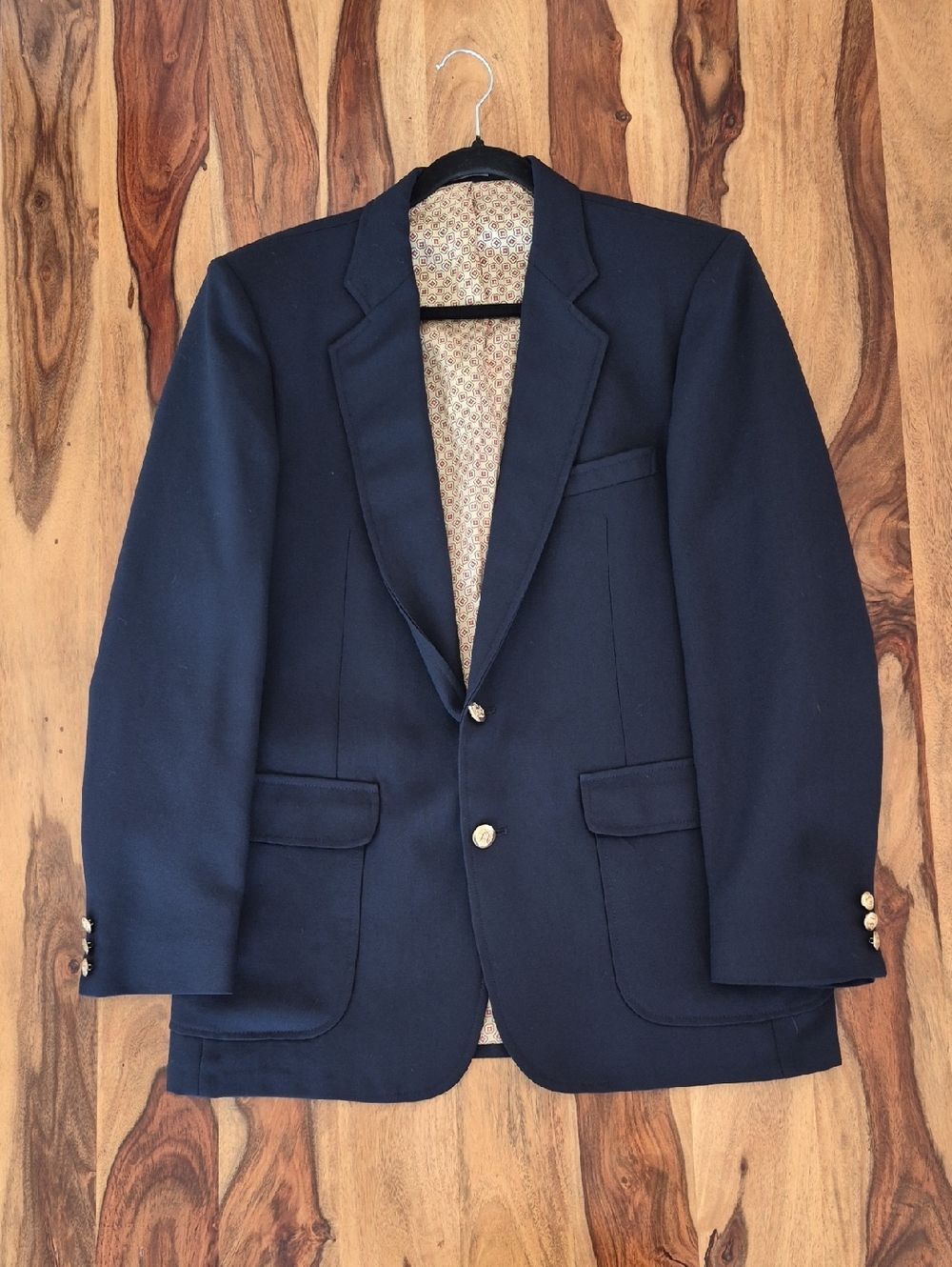 Arnaldo E. Domenic Moda  Italian, Vintage Sport coat w/gold royal crest buttons